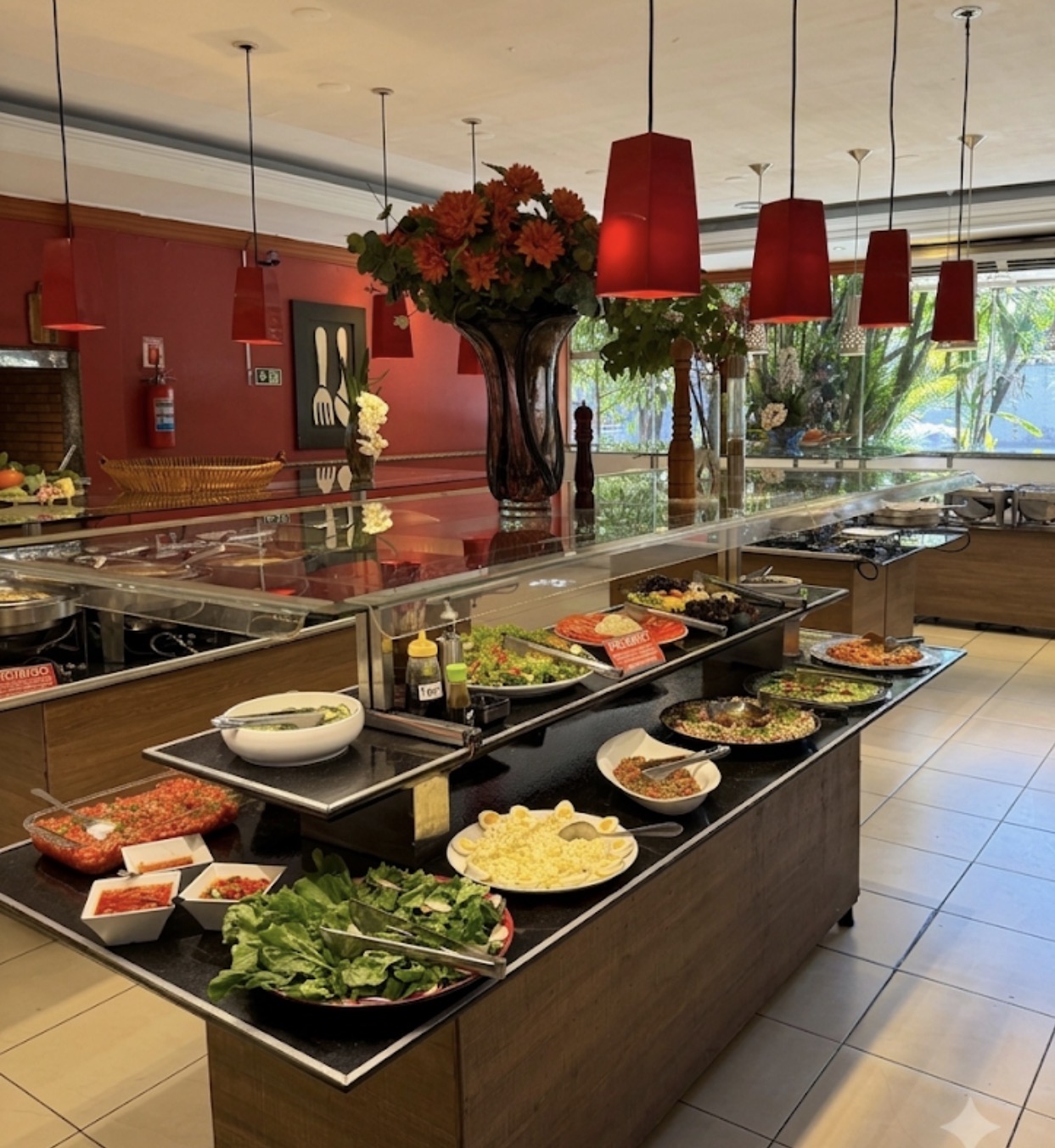 Ambiente e buffet do Samauma
